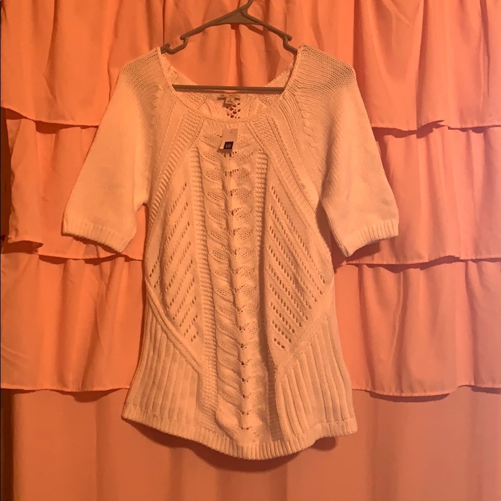 Gap sweater